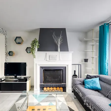 Maison Beaubourg بيت للعطل *